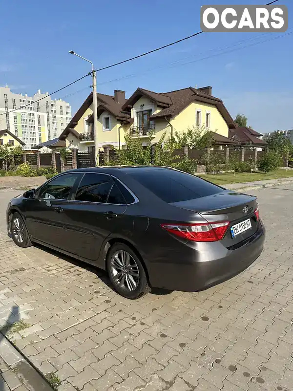 Седан Toyota Camry 2017 2.49 л. Автомат обл. Ровенская, Ровно - Фото 1/5