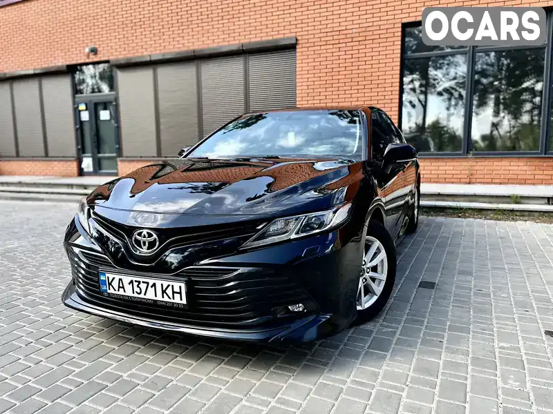 Седан Toyota Camry 2018 2.49 л. Автомат обл. Хмельницкая, Нетешин - Фото 1/21