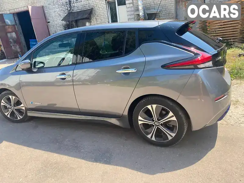 Хэтчбек Nissan Leaf 2018 null_content л. обл. Черниговская, Чернигов - Фото 1/8