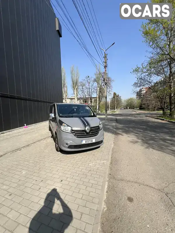 Мінівен Renault Trafic 2015 1.6 л. Ручна / Механіка обл. Донецька, Слов'янськ - Фото 1/21