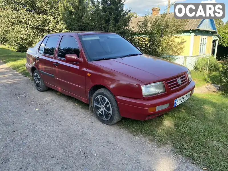 Седан Volkswagen Vento 1996 1.8 л. Ручна / Механіка обл. Волинська, Нововолинськ - Фото 1/9