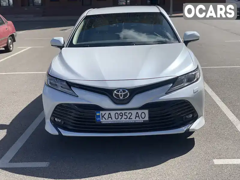 Седан Toyota Camry 2019 2.49 л. Автомат обл. Киевская, Киев - Фото 1/10