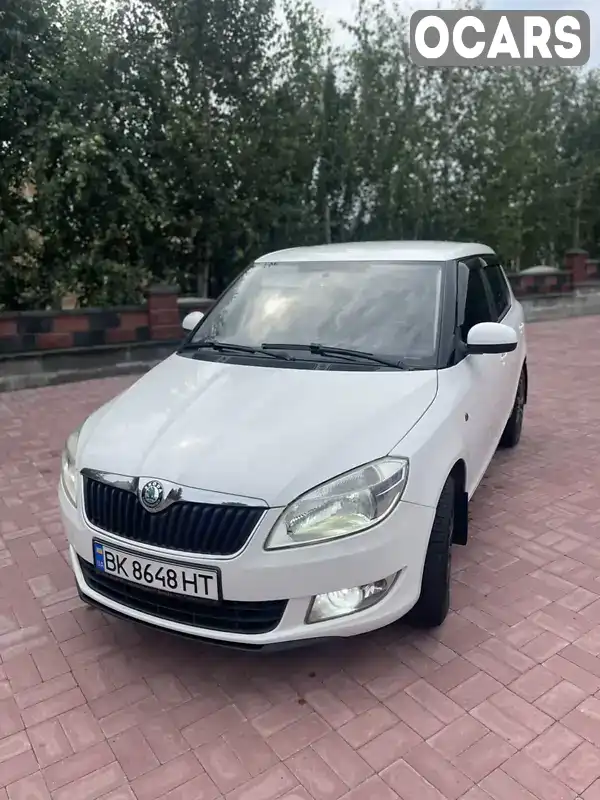 Хэтчбек Skoda Fabia 2011 1.6 л. Автомат обл. Ровенская, Ровно - Фото 1/21