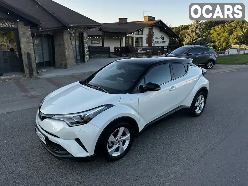 Позашляховик / Кросовер Toyota C-HR 2019 1.8 л. Автомат обл. Рівненська, Рівне - Фото 1/21