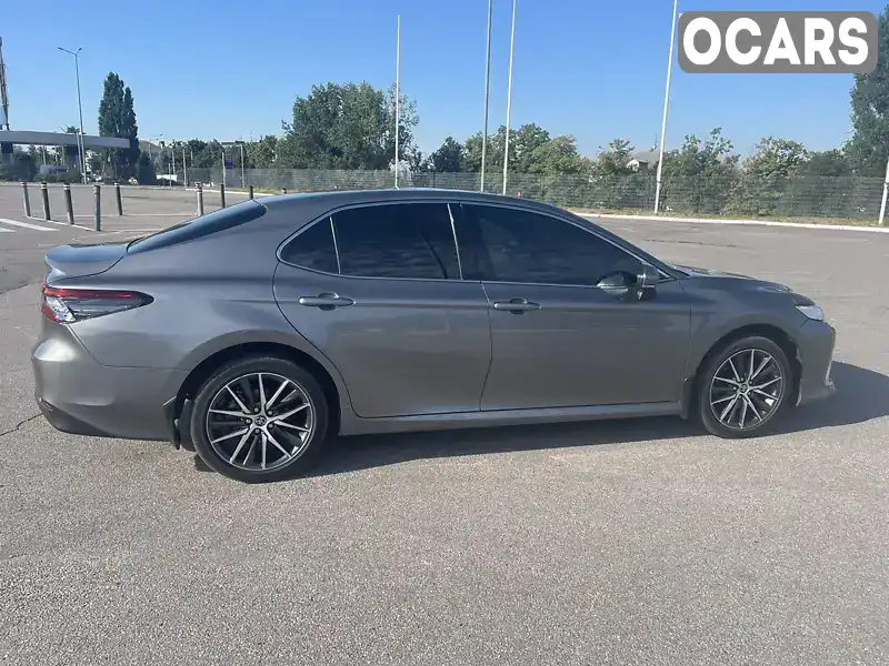 Седан Toyota Camry 2022 2.49 л. Вариатор обл. Полтавская, Полтава - Фото 1/14