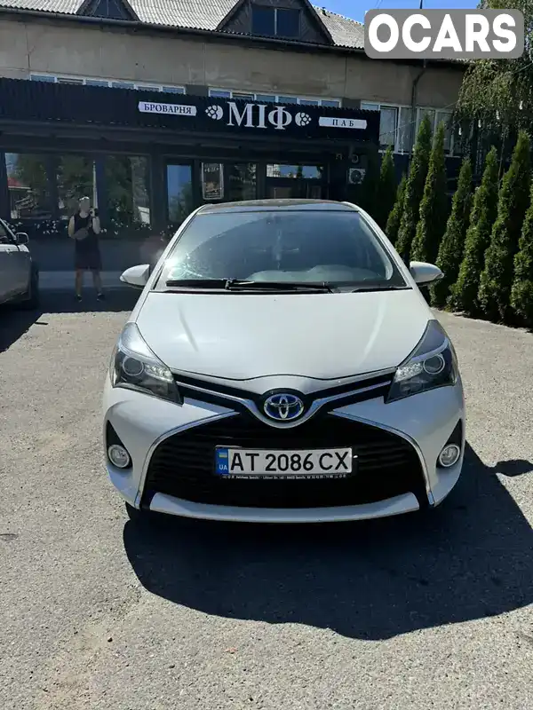 Хэтчбек Toyota Yaris 2015 1.5 л. Автомат обл. Ивано-Франковская, Ивано-Франковск - Фото 1/12