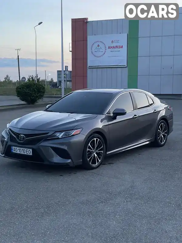 Седан Toyota Camry 2018 2.49 л. Автомат обл. Закарпатська, Виноградів - Фото 1/17