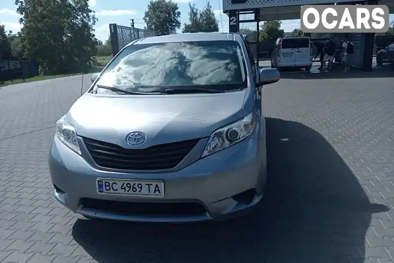 Минивэн Toyota Sienna 2010 2.7 л. Автомат обл. Львовская, Червоноград - Фото 1/21