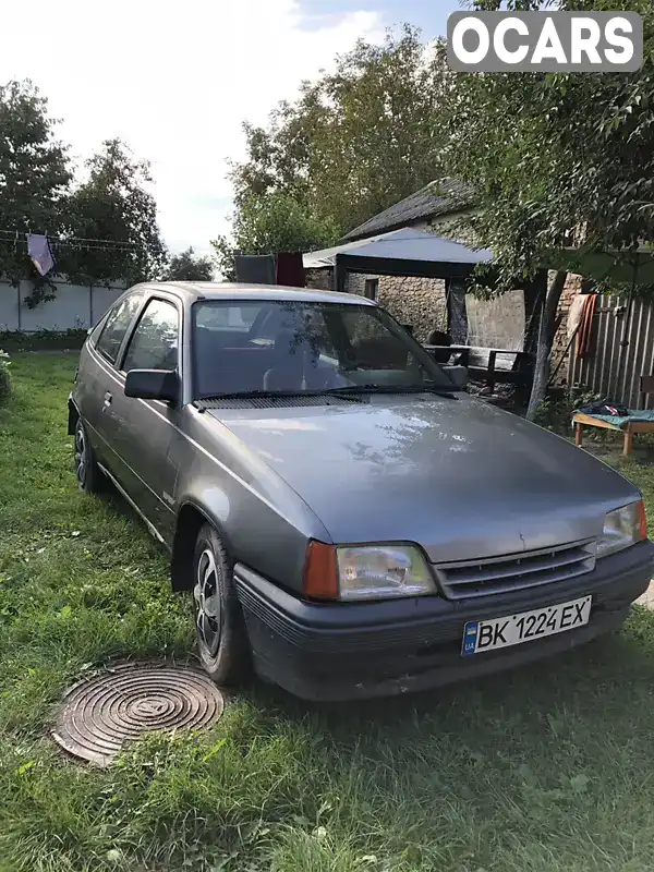 Седан Opel Kadett 1988 1.8 л. Ручная / Механика обл. Винницкая, Немиров - Фото 1/21