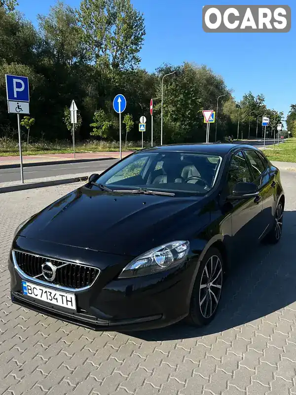 Хэтчбек Volvo V40 2016 1.97 л. Автомат обл. Львовская, Львов - Фото 1/21