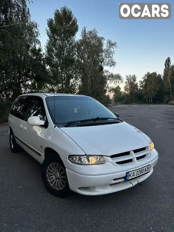 Минивэн Chrysler Voyager 2000 2.5 л. Ручная / Механика обл. Киевская, Бородянка - Фото 1/9