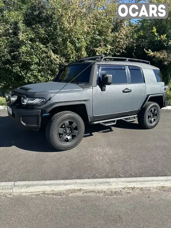 Позашляховик / Кросовер Toyota FJ Cruiser 2006 3.96 л. Автомат обл. Київська, Бориспіль - Фото 1/10