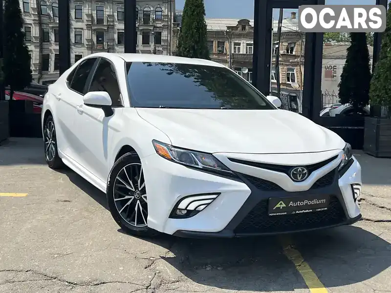 Седан Toyota Camry 2019 2.49 л. Автомат обл. Київська, Київ - Фото 1/21