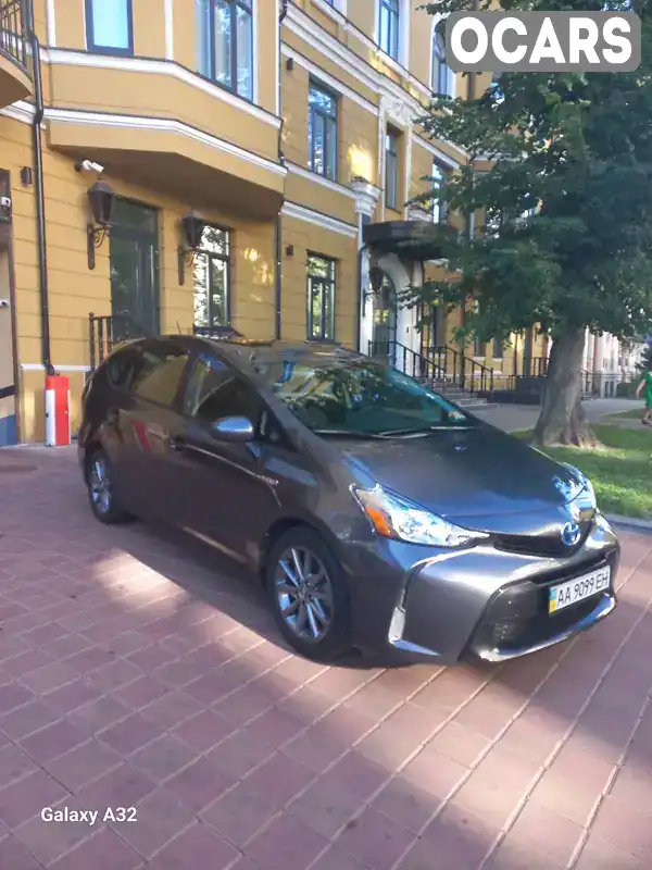 Хэтчбек Toyota Prius 2015 1.8 л. Вариатор обл. Киевская, Киев - Фото 1/21