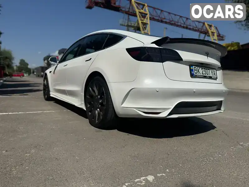 Седан Tesla Model 3 2018 null_content л. обл. Ровенская, Ровно - Фото 1/21