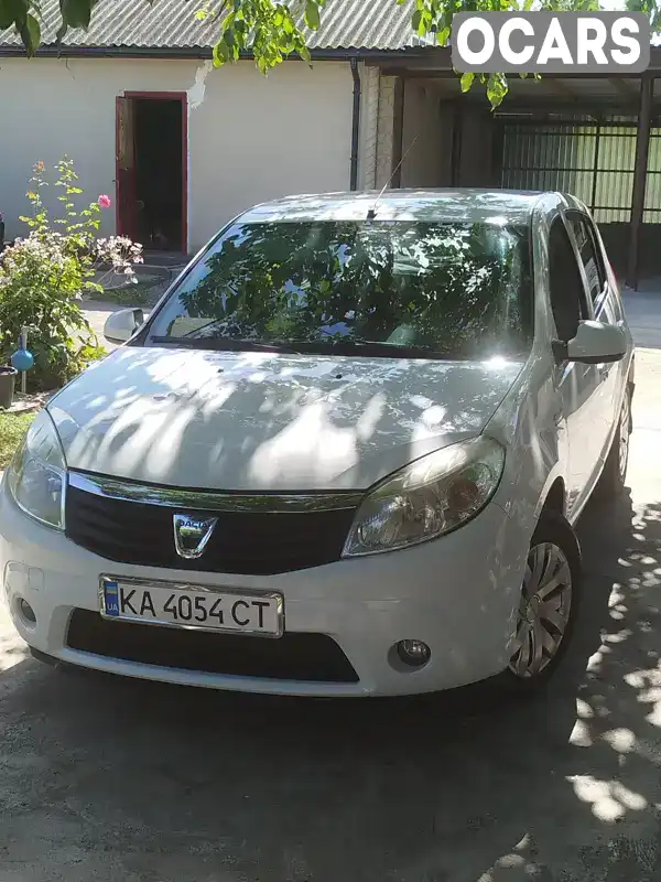 Хэтчбек Dacia Sandero 2011 1.46 л. Ручная / Механика обл. Кировоградская, Гайворон - Фото 1/21