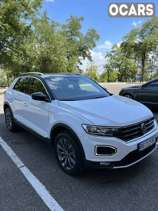 Внедорожник / Кроссовер Volkswagen T-Roc 2021 1.5 л. обл. Одесская, Одесса - Фото 1/21