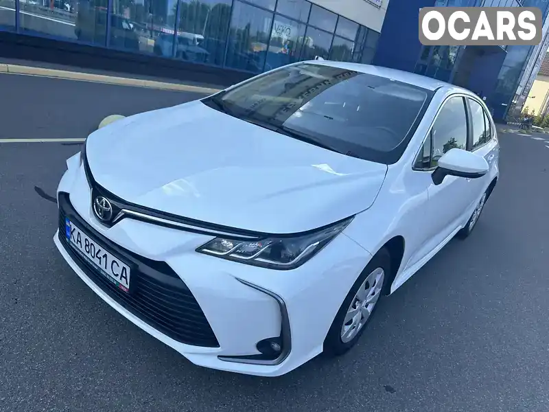 Седан Toyota Corolla 2021 1.6 л. Ручная / Механика обл. Киевская, Киев - Фото 1/21