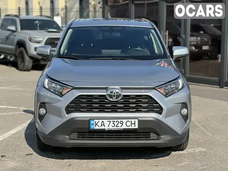 Позашляховик / Кросовер Toyota RAV4 2021 1.99 л. Автомат обл. Київська, Київ - Фото 1/21