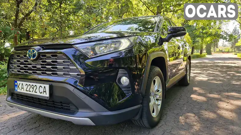 Позашляховик / Кросовер Toyota RAV4 2021 2.49 л. Варіатор обл. Київська, Київ - Фото 1/21