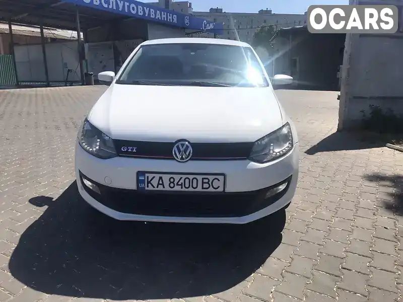 Седан Volkswagen Polo 2013 1.6 л. Ручна / Механіка обл. Одеська, Чорноморськ (Іллічівськ) - Фото 1/15