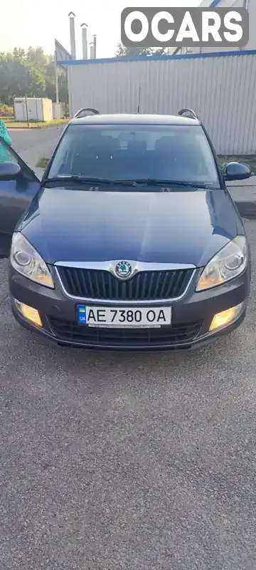 Универсал Skoda Fabia 2011 1.6 л. Ручная / Механика обл. Днепропетровская, Днепр (Днепропетровск) - Фото 1/14