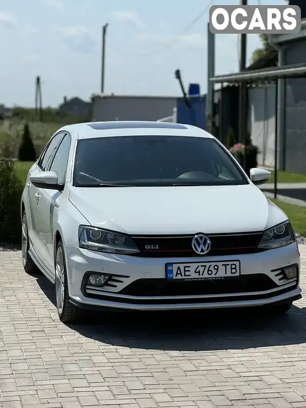 Седан Volkswagen Jetta 2016 2 л. Автомат обл. Дніпропетровська, Дніпро (Дніпропетровськ) - Фото 1/19