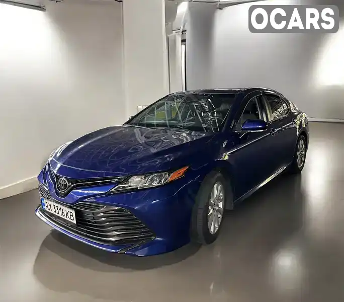 Седан Toyota Camry 2018 2.49 л. Автомат обл. Харьковская, Харьков - Фото 1/12