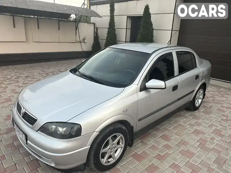 Седан Opel Astra GTC 2003 1.6 л. Ручная / Механика обл. Львовская, Львов - Фото 1/21