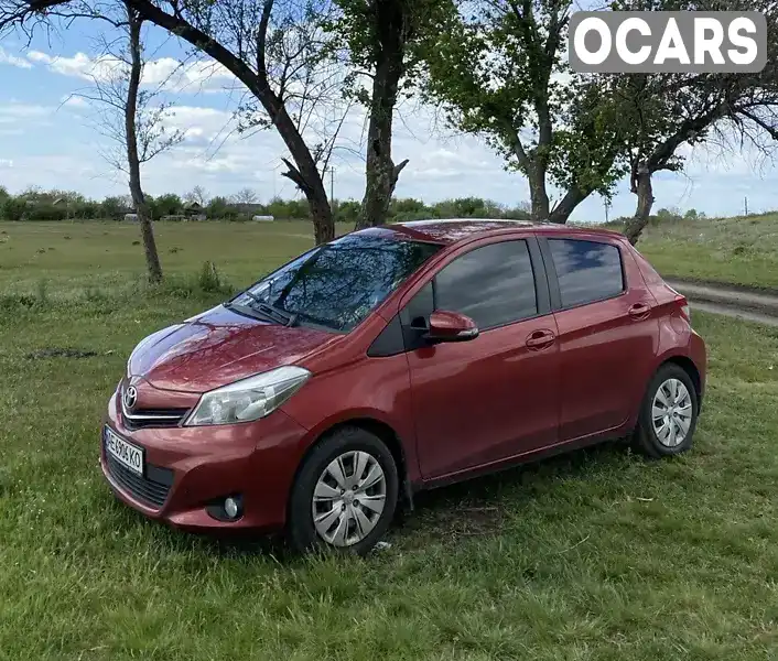 Хэтчбек Toyota Yaris 2012 1.33 л. Вариатор обл. Днепропетровская, Днепр (Днепропетровск) - Фото 1/21