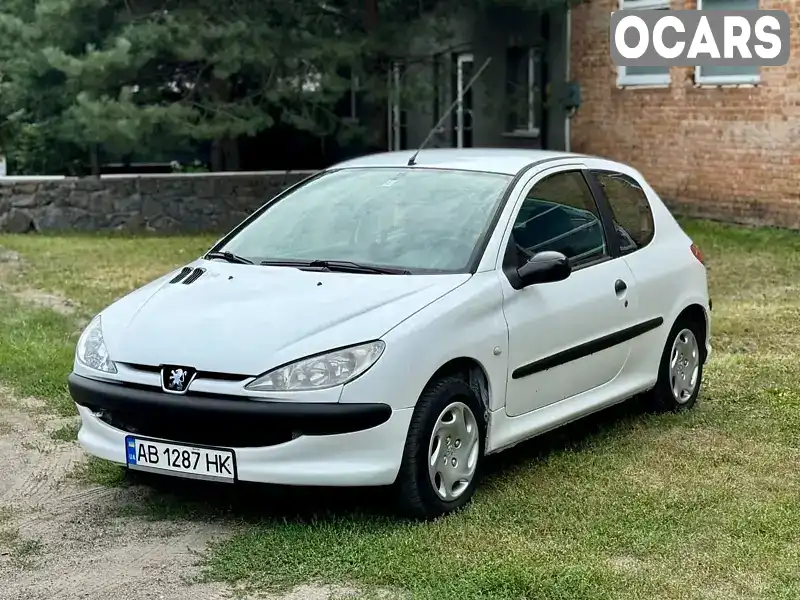 Хэтчбек Peugeot 206 2003 1.4 л. Ручная / Механика обл. Винницкая, Жмеринка - Фото 1/13