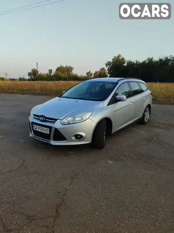 Універсал Ford Focus 2012 1.6 л. Ручна / Механіка обл. Черкаська, Черкаси - Фото 1/17