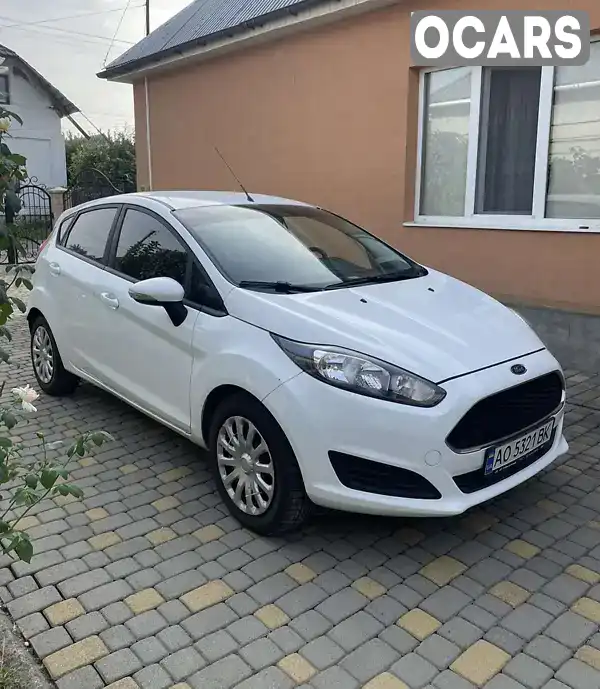 Хэтчбек Ford Fiesta 2016 1.24 л. Ручная / Механика обл. Закарпатская, Ужгород - Фото 1/5