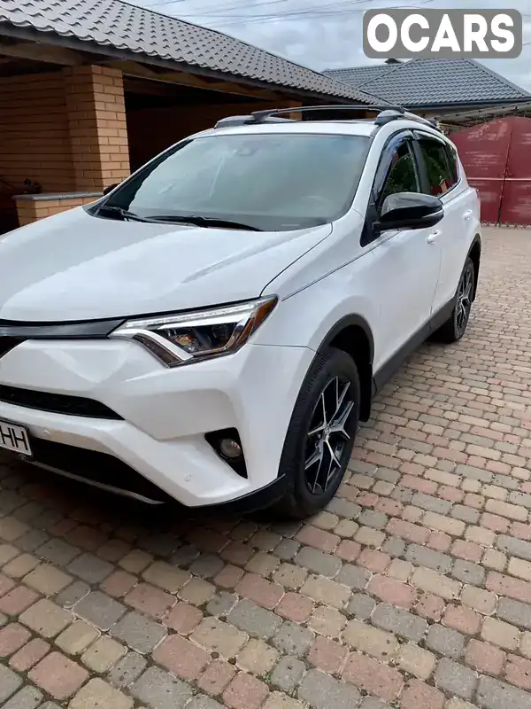 Позашляховик / Кросовер Toyota RAV4 2017 2.49 л. Автомат обл. Житомирська, Житомир - Фото 1/21