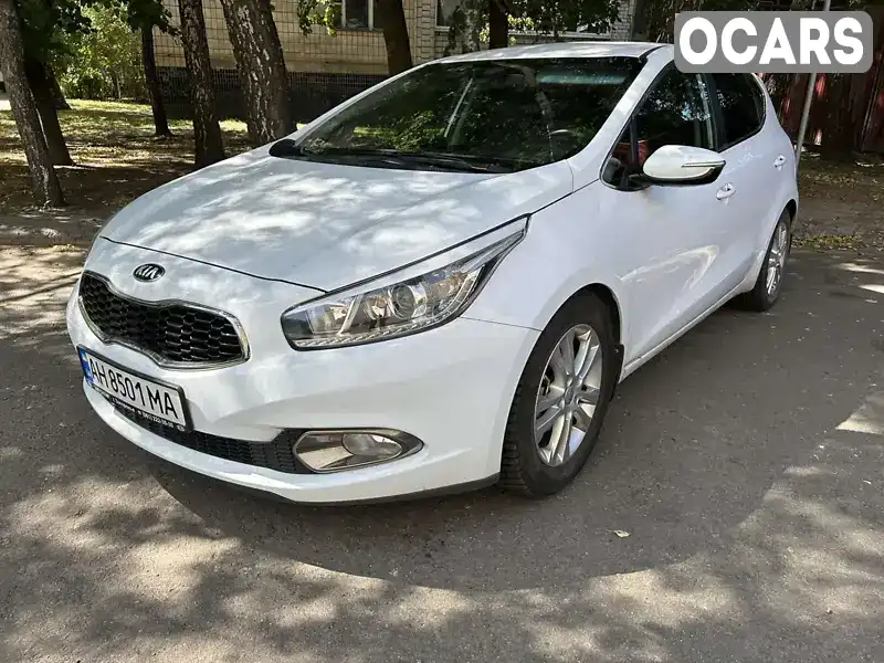 Хетчбек Kia Ceed 2013 1.6 л. Автомат обл. Київська, Київ - Фото 1/17