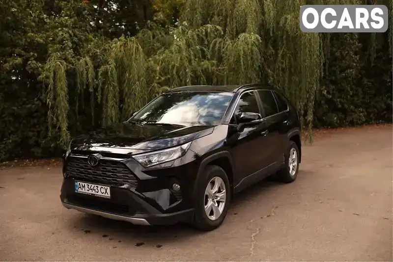 Внедорожник / Кроссовер Toyota RAV4 2020 2 л. Вариатор обл. Житомирская, Житомир - Фото 1/16