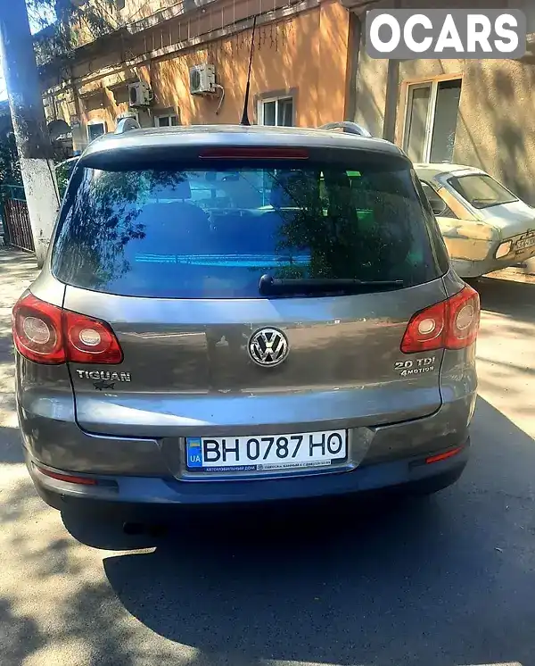 Внедорожник / Кроссовер Volkswagen Tiguan 2010 2 л. Автомат обл. Одесская, Одесса - Фото 1/10