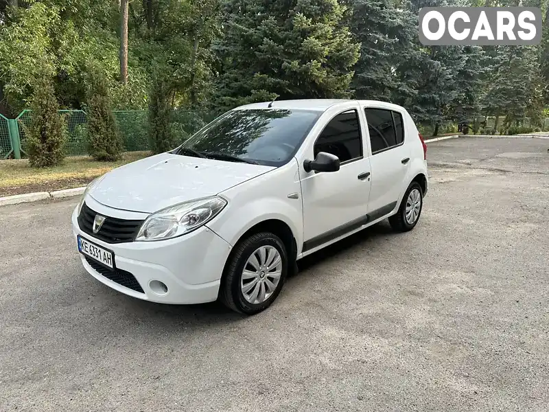 Хэтчбек Dacia Sandero 2010 1.39 л. Ручная / Механика обл. Днепропетровская, Днепр (Днепропетровск) - Фото 1/13