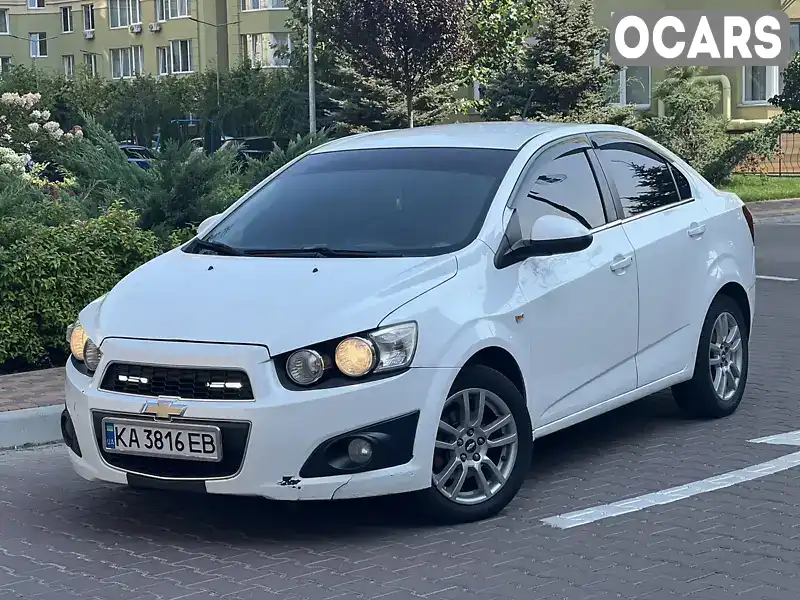 Седан Chevrolet Aveo 2013 1.6 л. Автомат обл. Киевская, Киев - Фото 1/21