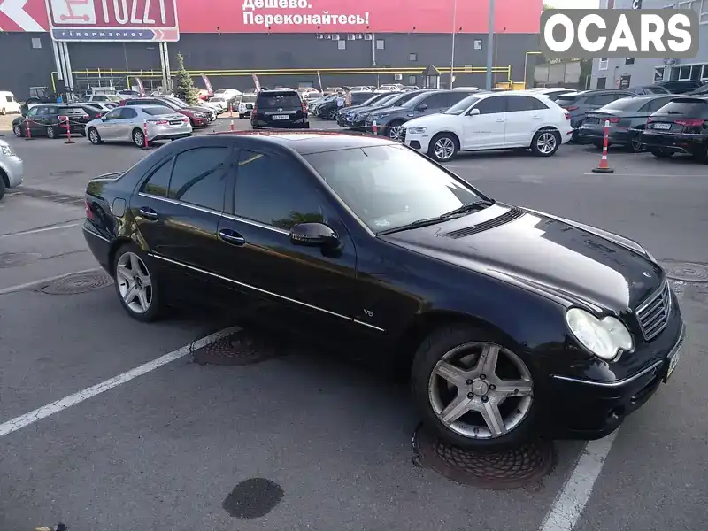 Седан Mercedes-Benz C-Class 2004 2.4 л. Автомат обл. Киевская, Киев - Фото 1/21