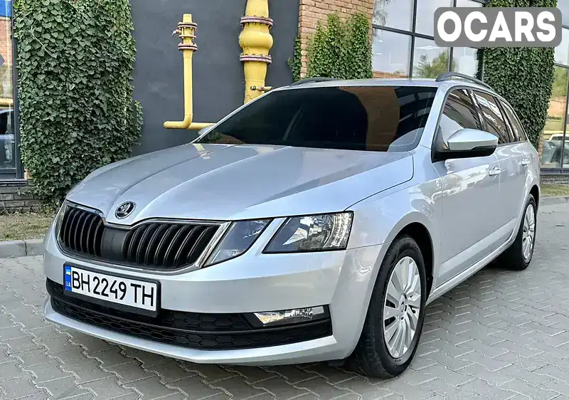 Універсал Skoda Octavia 2017 1.6 л. Робот обл. Чернівецька, Чернівці - Фото 1/21