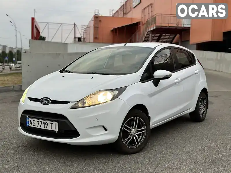 Хэтчбек Ford Fiesta 2011 1.4 л. Автомат обл. Киевская, Киев - Фото 1/21