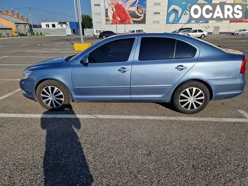 Ліфтбек Skoda Octavia 2010 1.6 л. Ручна / Механіка обл. Чернівецька, Чернівці - Фото 1/17