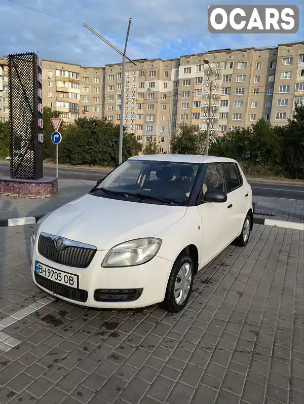 Хэтчбек Skoda Fabia 2009 1.2 л. обл. Ровенская, Ровно - Фото 1/21