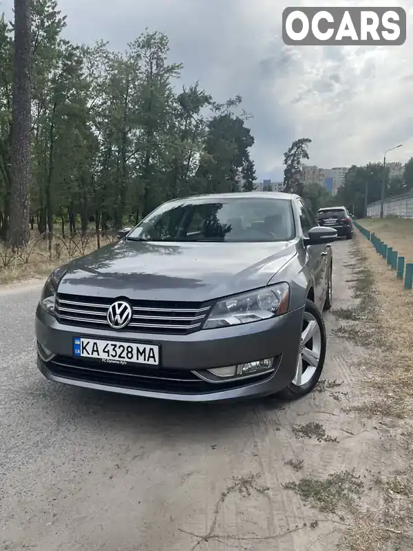 Седан Volkswagen Passat 2012 2.5 л. Автомат обл. Киевская, Киев - Фото 1/21