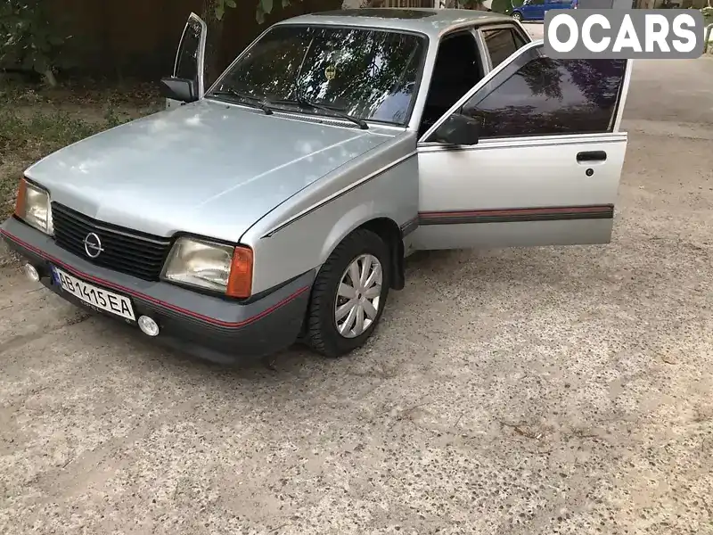 Седан Opel Ascona 1986 1.8 л. Ручная / Механика обл. Винницкая, Могилев-Подольский - Фото 1/5