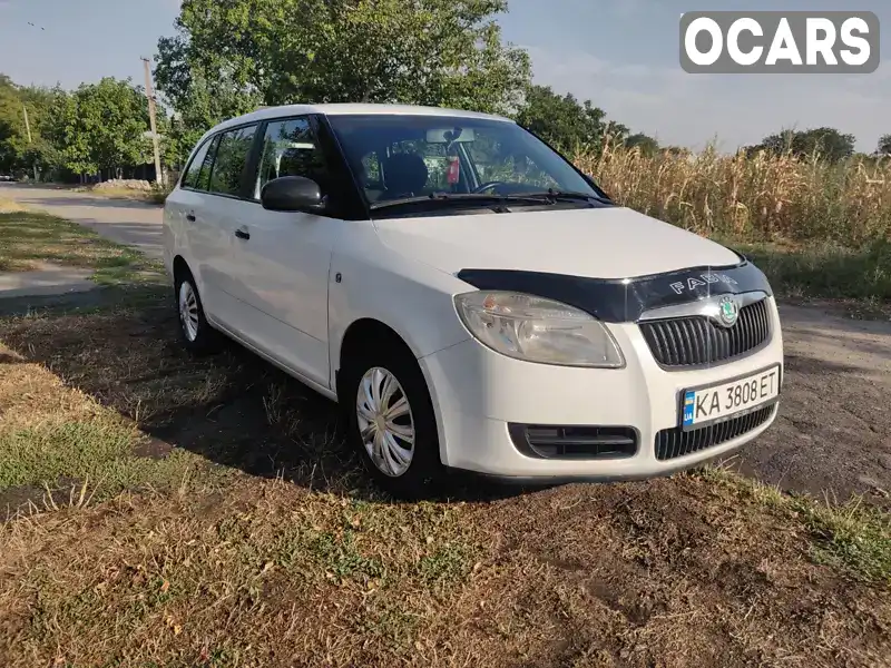 Универсал Skoda Fabia 2009 1.4 л. Ручная / Механика обл. Николаевская, Кривоеозеро - Фото 1/14