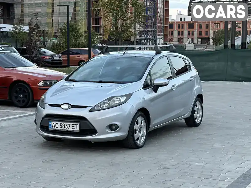 Хэтчбек Ford Fiesta 2010 1.4 л. Ручная / Механика обл. Закарпатская, Ужгород - Фото 1/8