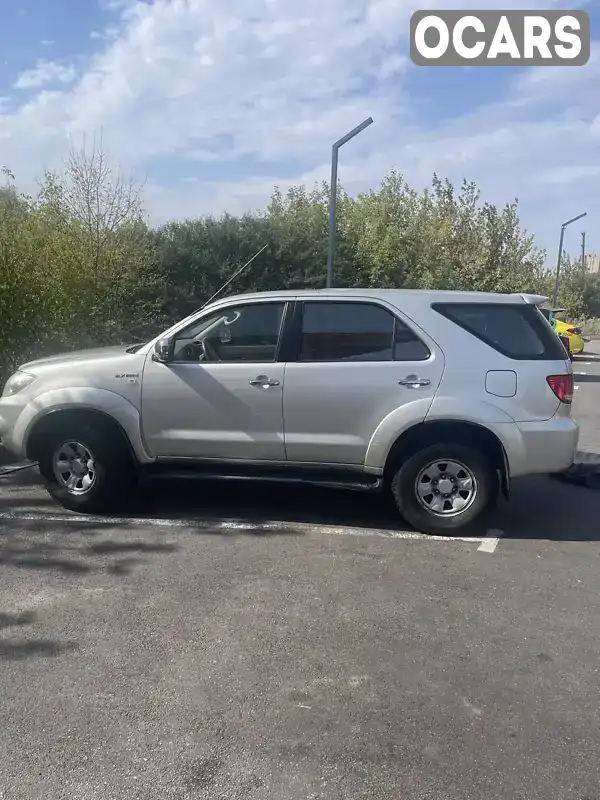 Внедорожник / Кроссовер Toyota Fortuner 2006 2.7 л. Автомат обл. Харьковская, Харьков - Фото 1/19