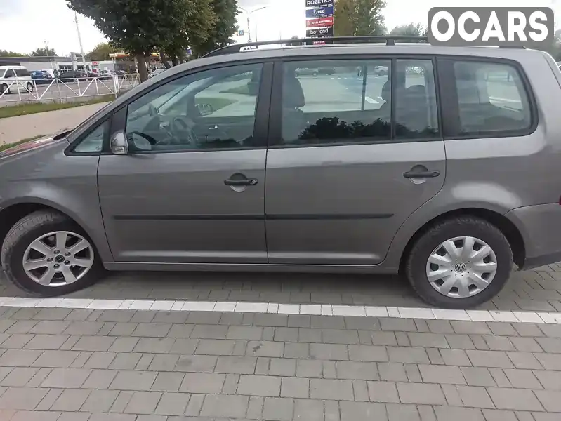 Минивэн Volkswagen Touran 2007 1.6 л. Ручная / Механика обл. Хмельницкая, Каменец-Подольский - Фото 1/10